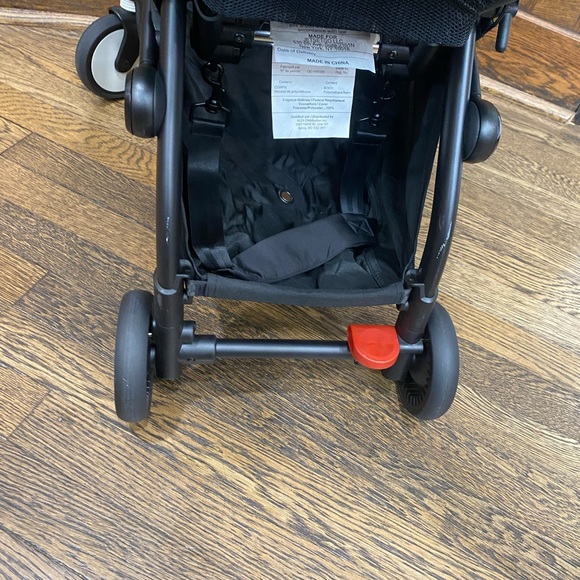 Babyzen Yoyo 2 Stroller & 6+ Color Pack Bundle Black w/ Toffee Floor Sample. - Picture 11 of 13